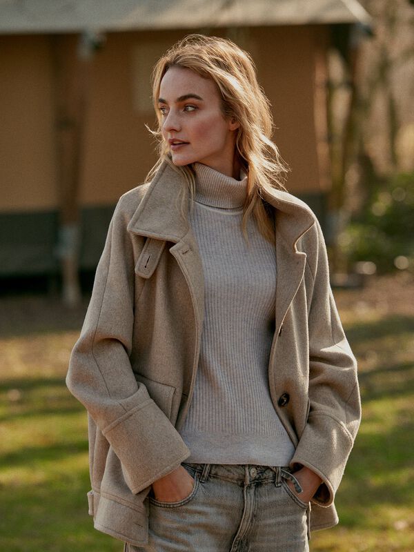 Pull col roulé en cachemire à côtes image number 2