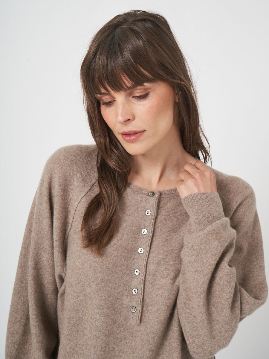 Henley-Pullover aus gewalktem Bio-Kaschmir image number 2