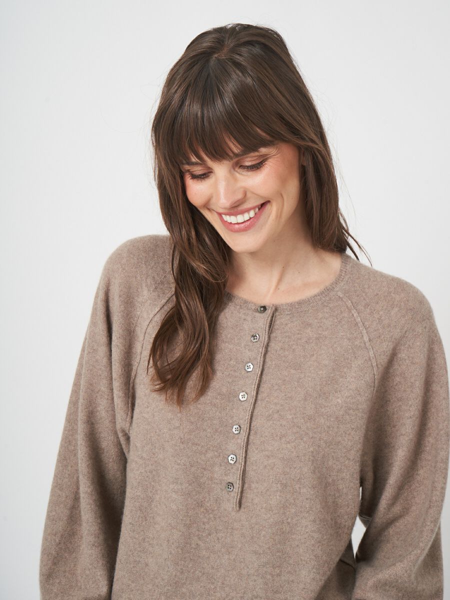 Henley-Pullover aus gewalktem Bio-Kaschmir image number 4