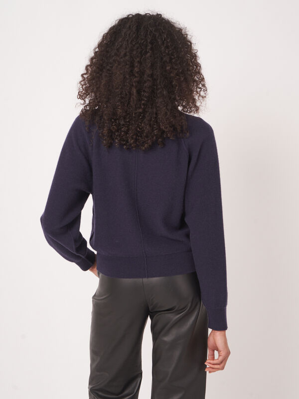 Pull henley en cachemire lavé image number 7