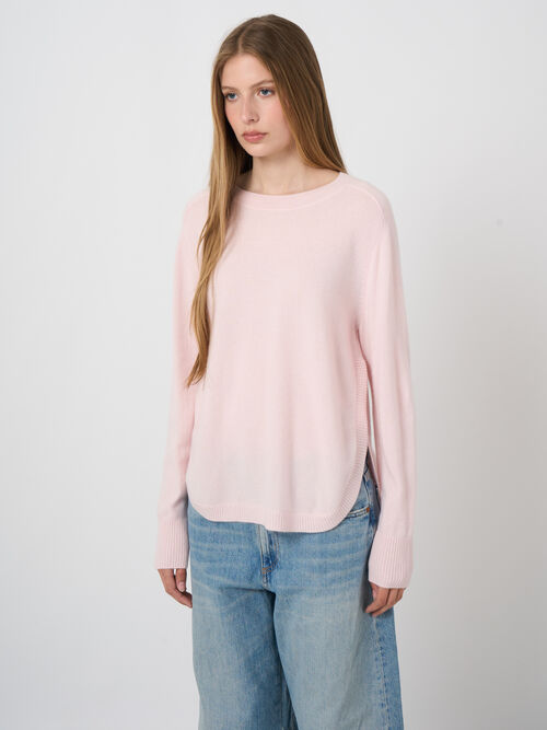 Round hem cashmere sweater with boat neck