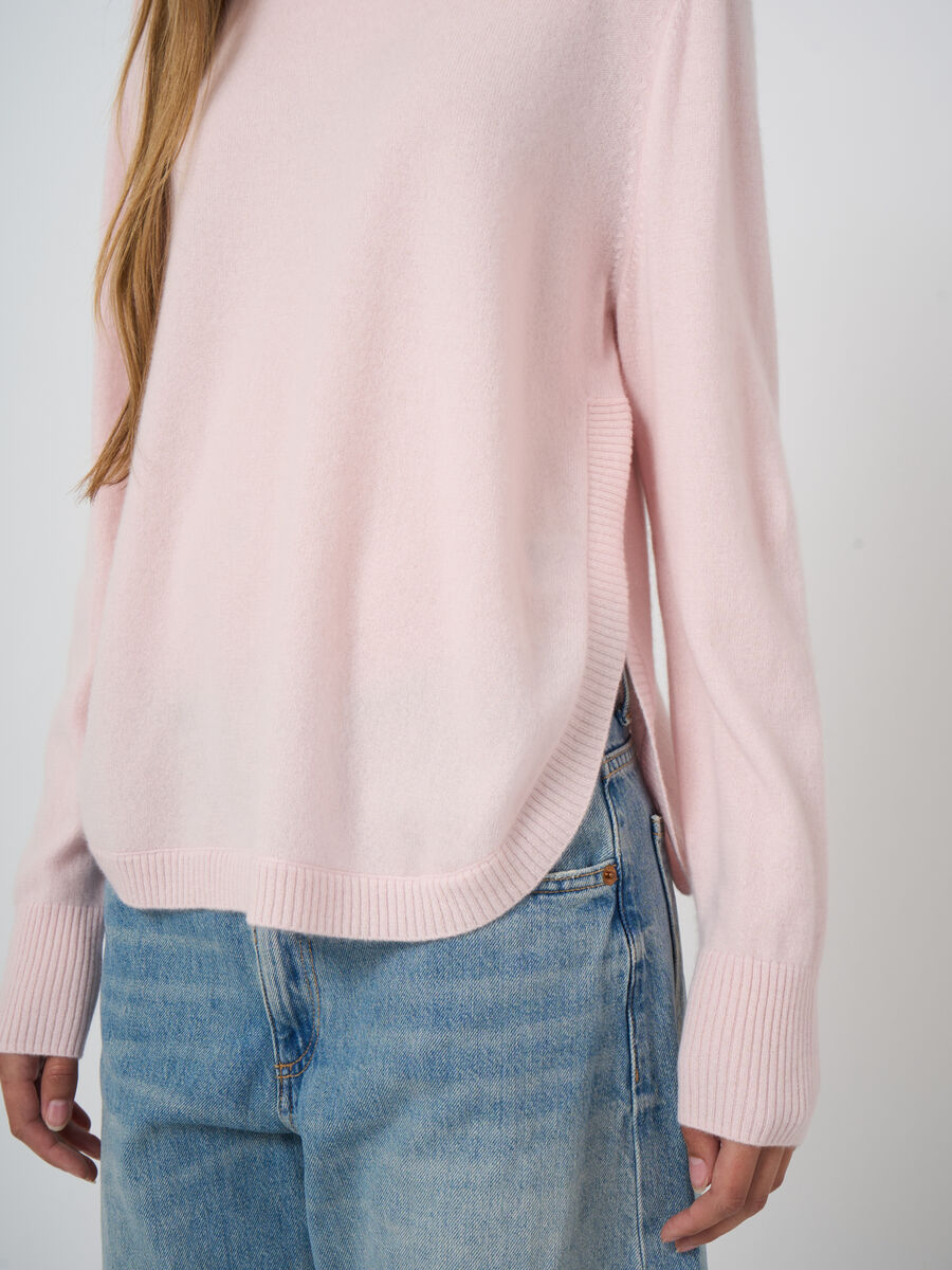 Lightweight Organic Cashmere Sweater with Rounded Hem image number 2