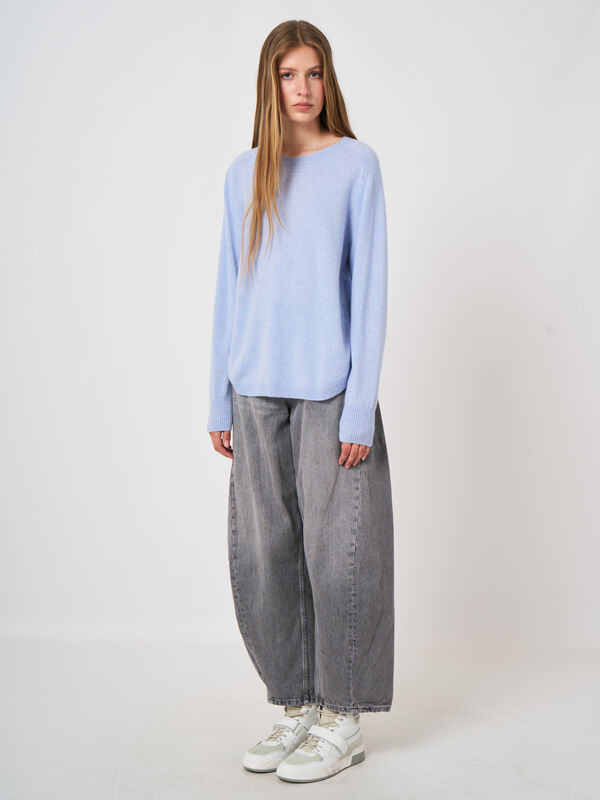 Lightweight Organic Cashmere Sweater with Rounded Hem image number 3