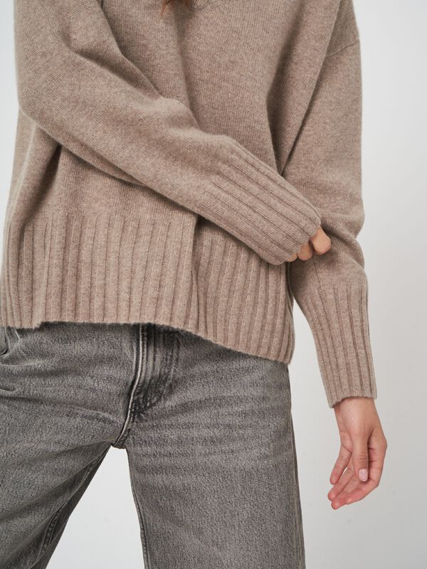 Organische kasjmier sweater - zacht, duurzaam & elegant image number 2