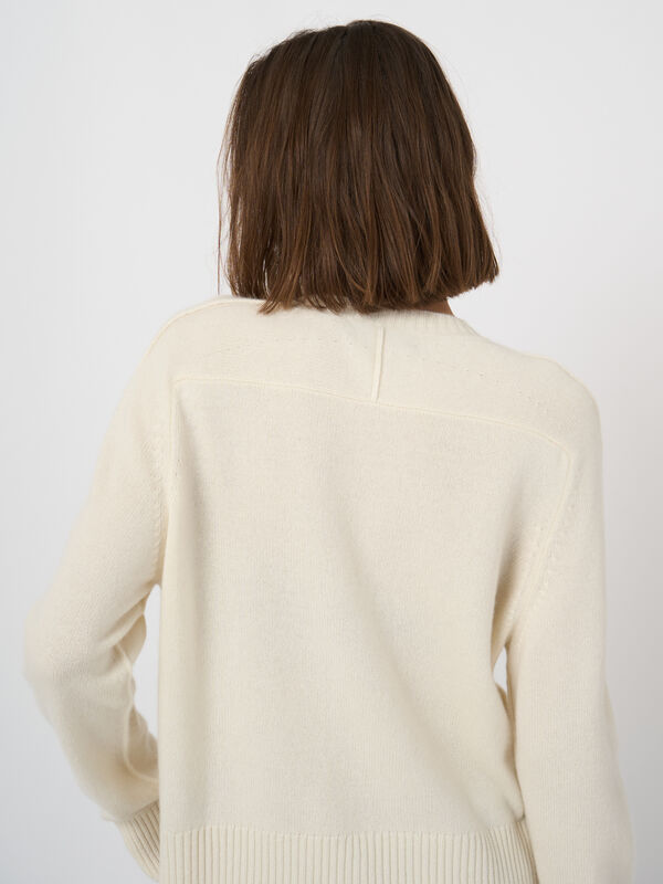 Tijdloze cardigan van biologisch kasjmier image number 2