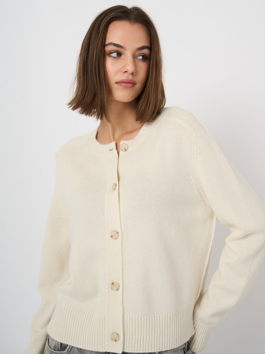 Timeless organic cashmere cardigan image number 3