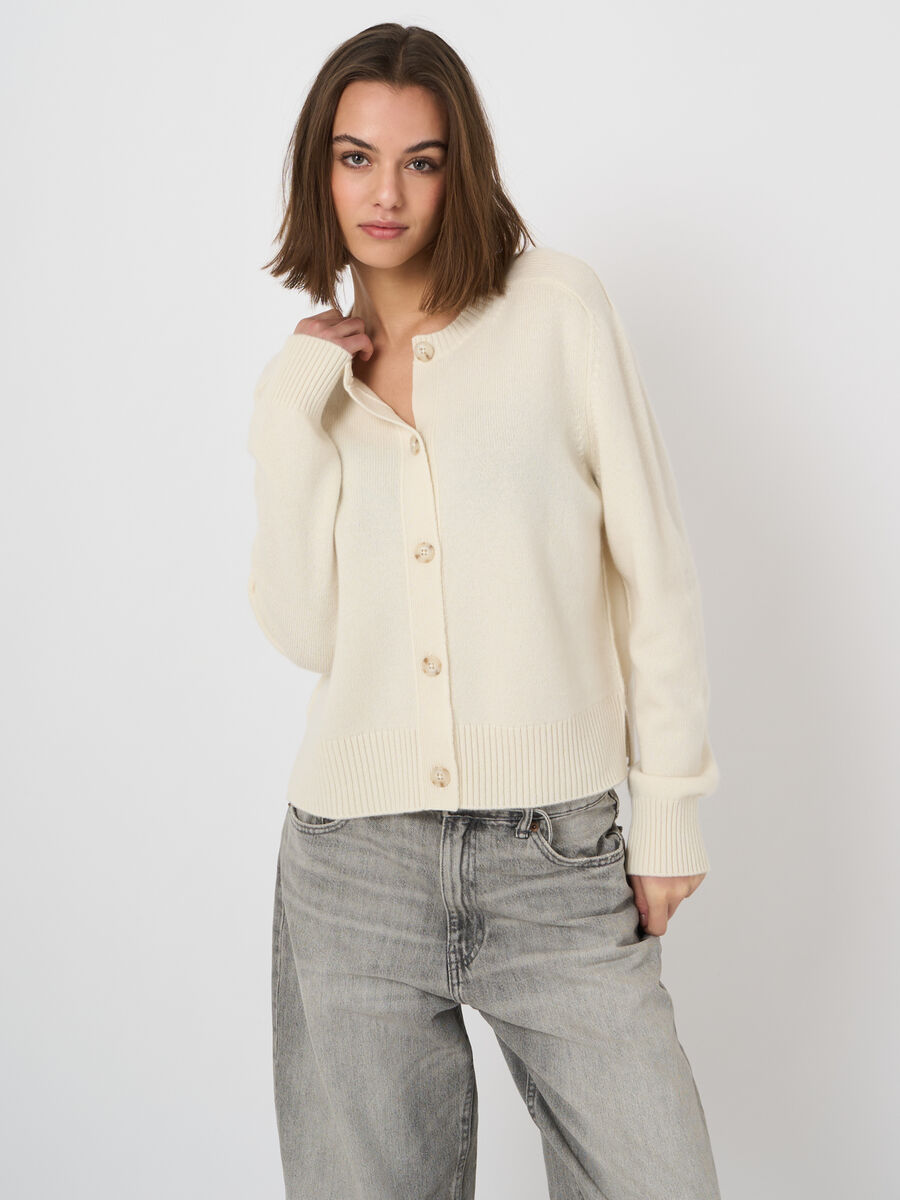 Timeless organic cashmere cardigan image number 5