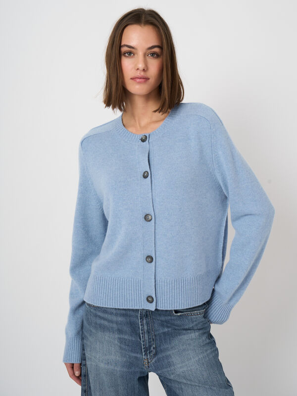 Zeitloser Bio-Kaschmir-Cardigan mit Sattelschultern image number 0