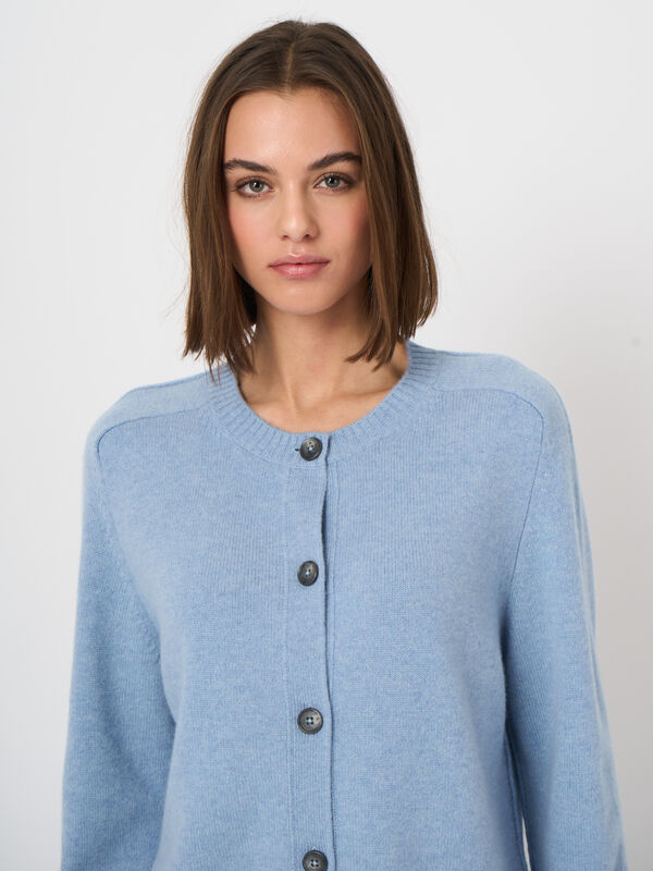 Zeitloser Bio-Kaschmir-Cardigan mit Sattelschultern image number 2