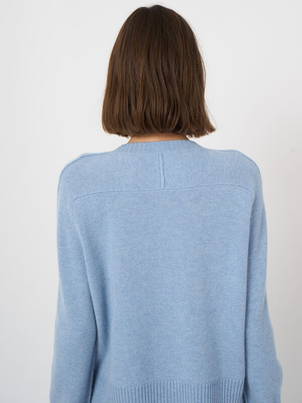 Zeitloser Bio-Kaschmir-Cardigan mit Sattelschultern image number 3