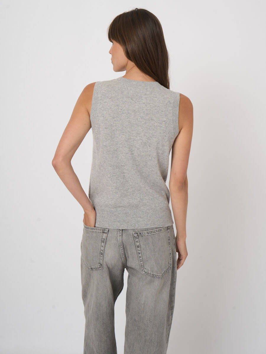 Cropped Cashmere Argyle Vest image number 6