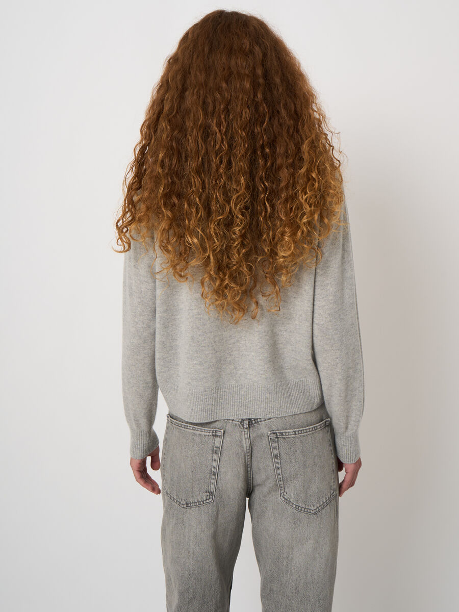 Timeless argyle cashmere sweater image number 3