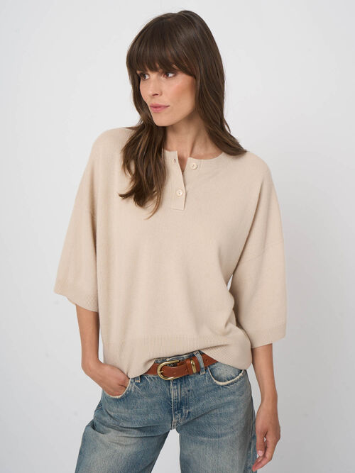 Klassischer Kaschmir-Feinstrickpullover mit Knopfleiste