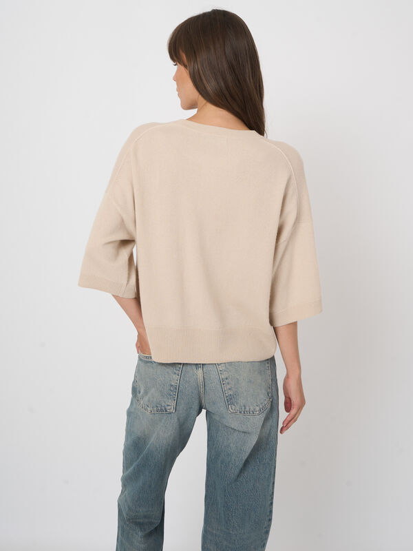 Classic cashmere button-neck sweater image number 4
