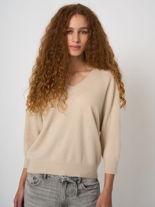 V-neck organic cashmere sweater