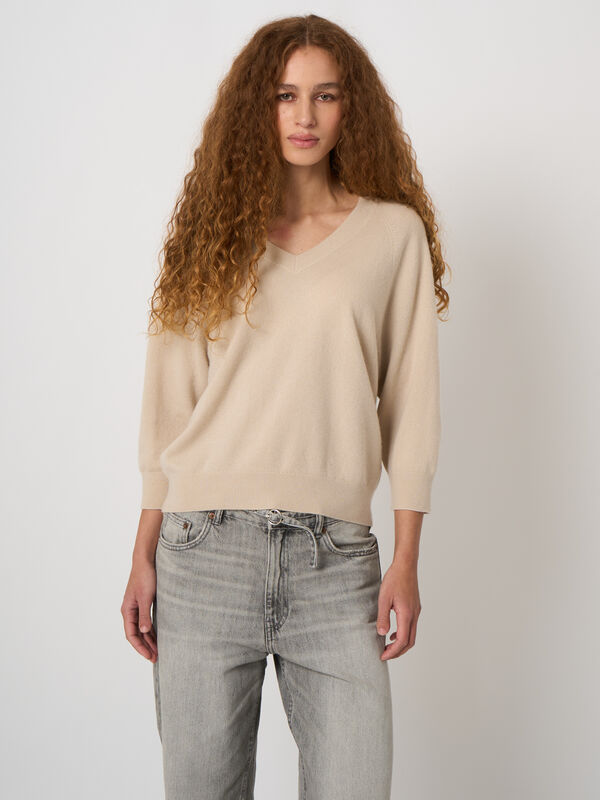 V-neck organic cashmere sweater image number 2