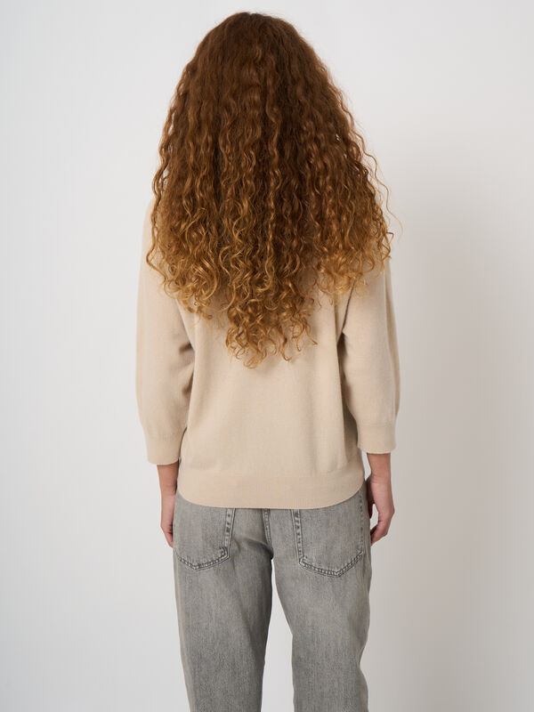 V-neck organic cashmere sweater image number 3