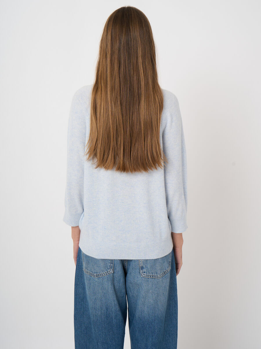 V-neck organic cashmere sweater image number 4