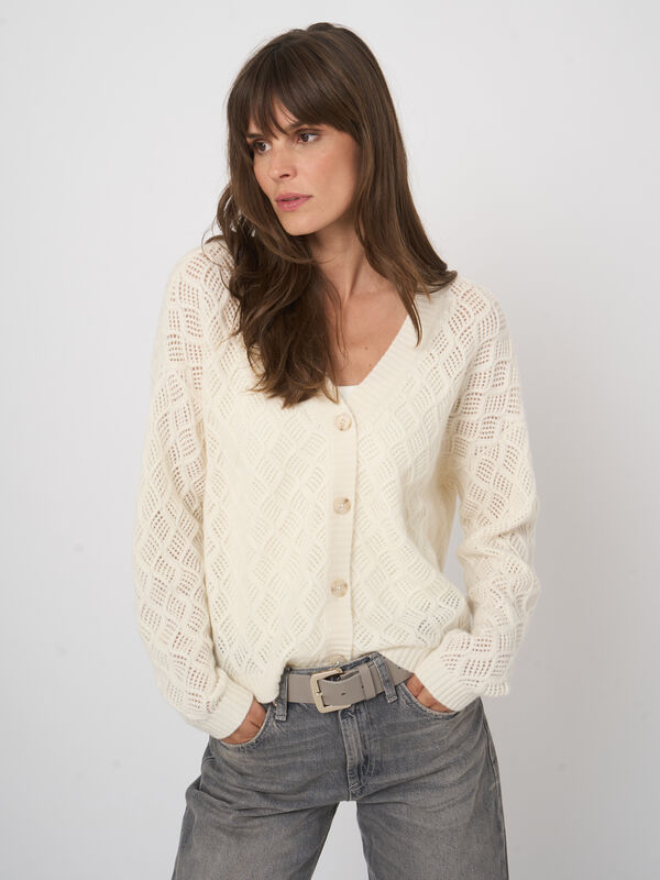 Strukturierte Strickjacke aus Bio-Kaschmir image number 10