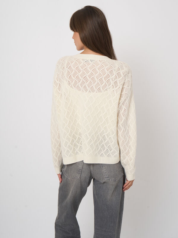 Strukturierte Strickjacke aus Bio-Kaschmir image number 11