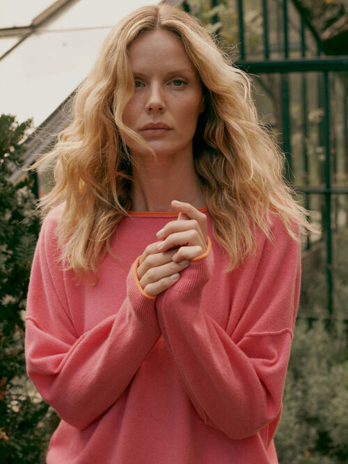 Pull en cachemire bio l&eacute;ger &agrave; finitions contrast&eacute;es