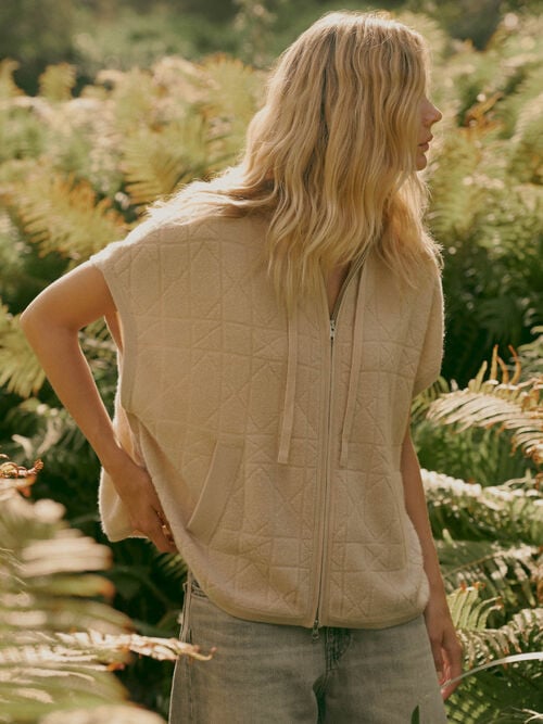 Poncho en cachemire zipp&eacute;, maille moelleuse effet boucl&eacute;