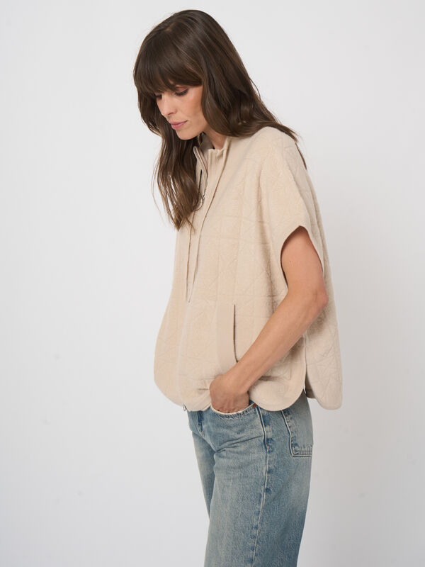 Kasjmieren poncho met rits en sponsachtige breistructuur image number 5