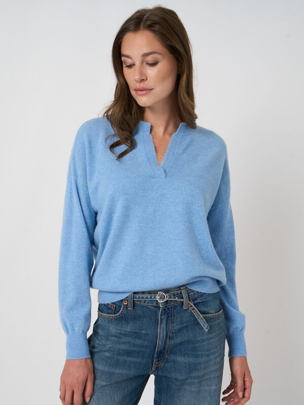 Cashmere trui met split hals image number 4