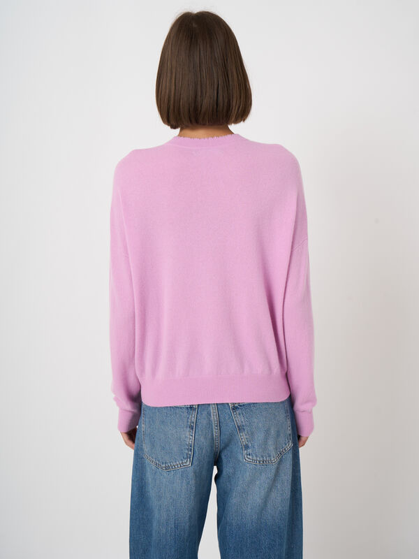 Cashmere trui met split hals image number 3