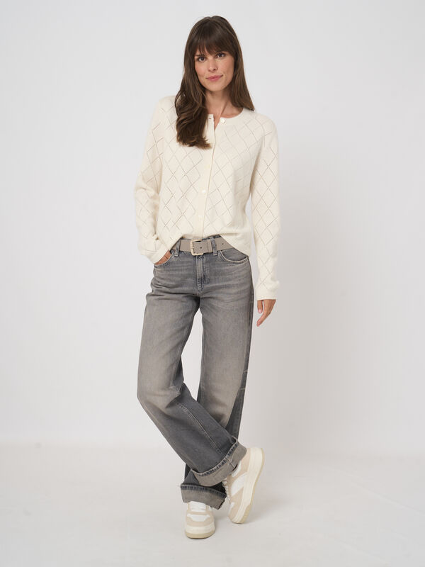 Weicher Damen-Cardigan aus 100% Kaschmir mit Ajourmuster image number 4