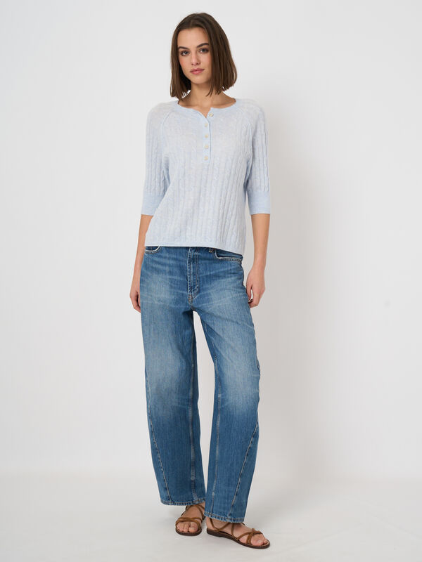 100% cashmere cable-knit sweater image number 4