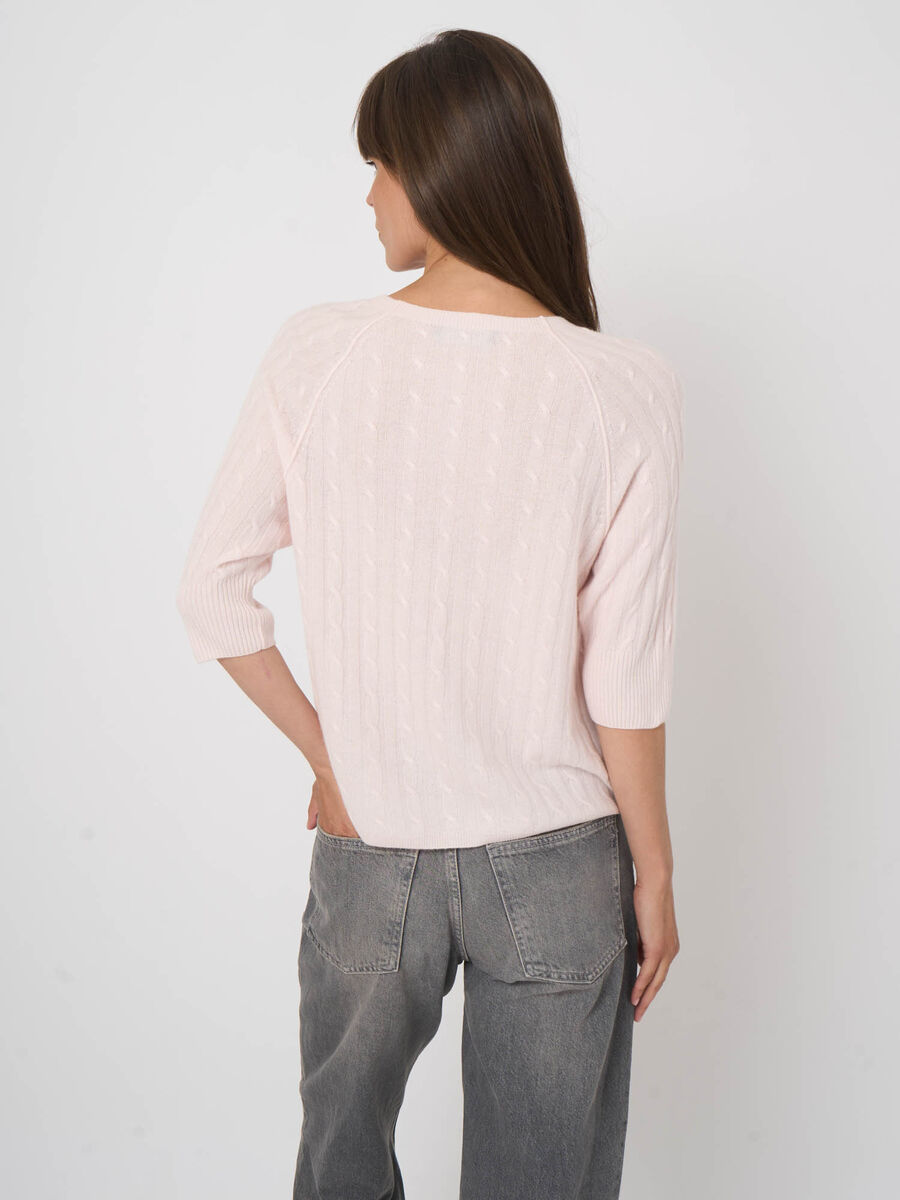 100% cashmere cable-knit sweater image number 4