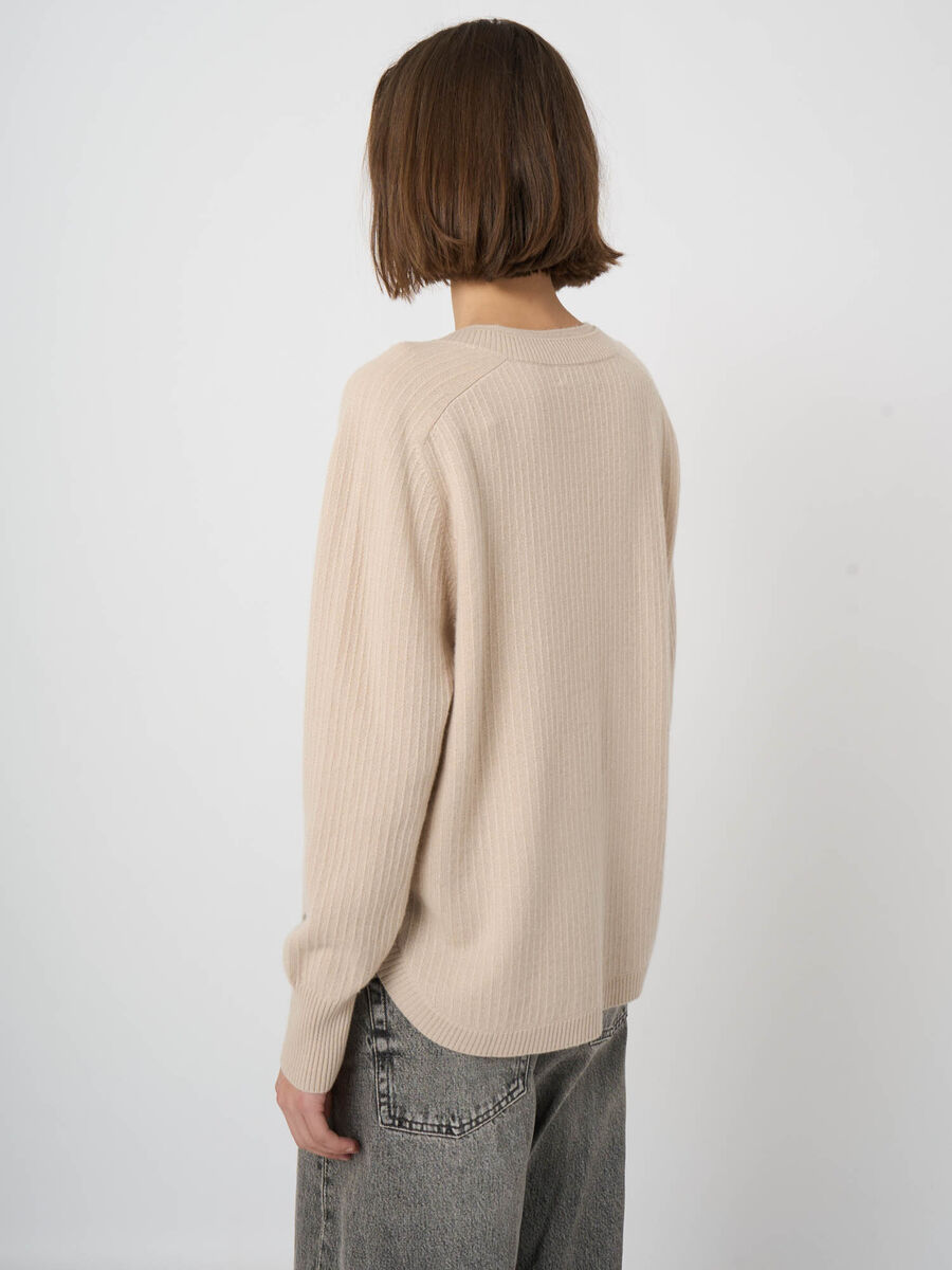 Kaschmirpullover mit V-Ausschnitt und feiner Blende image number 2
