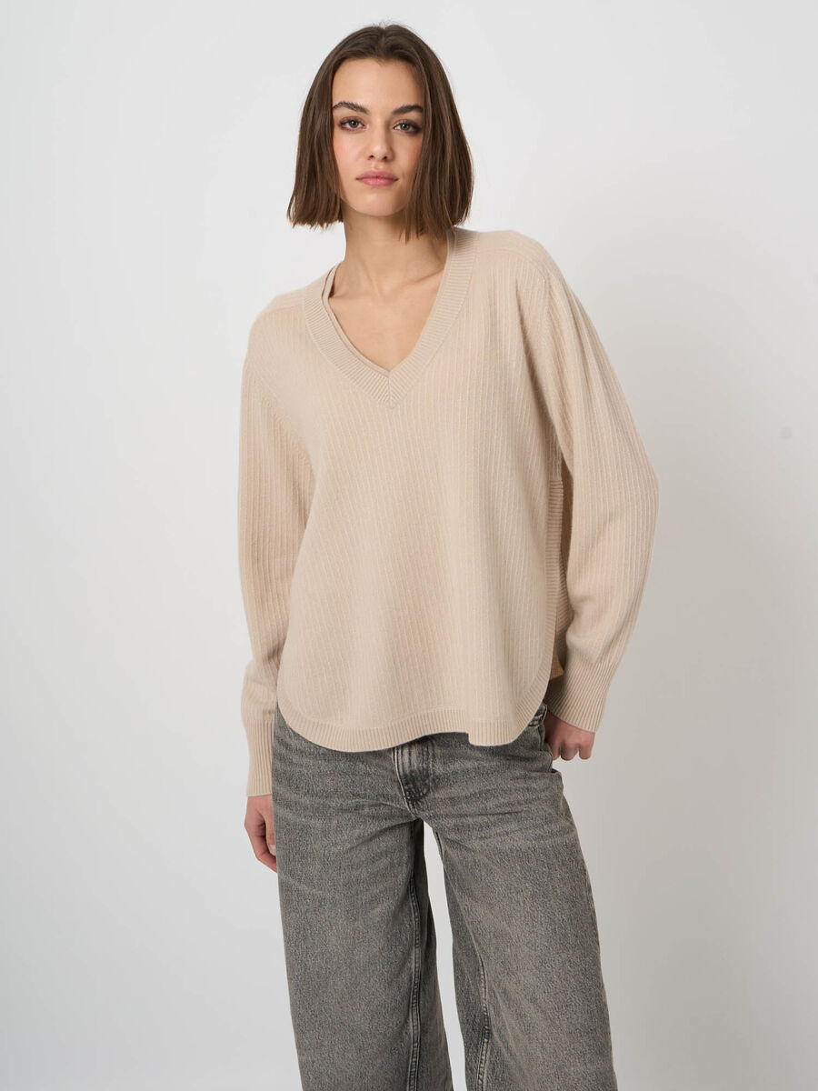 Kaschmirpullover mit V-Ausschnitt und feiner Blende image number 3