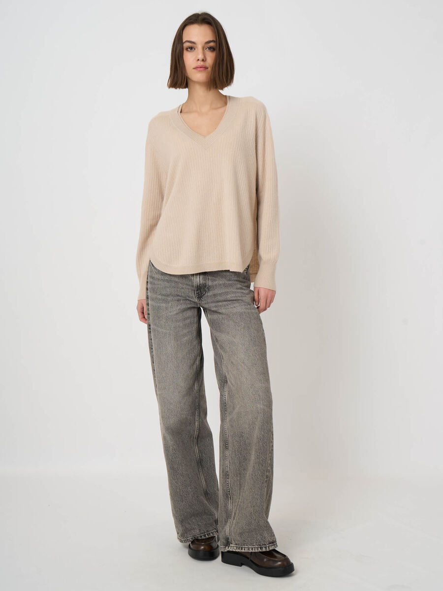 Kaschmirpullover mit V-Ausschnitt und feiner Blende image number 5