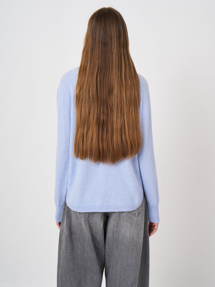 Organic Cashmere V-Neck Sweater with Refined Neckline image number 3