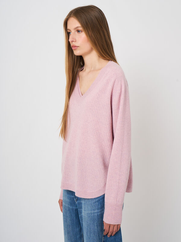 Organic Cashmere V-Neck Sweater with Refined Neckline image number 2