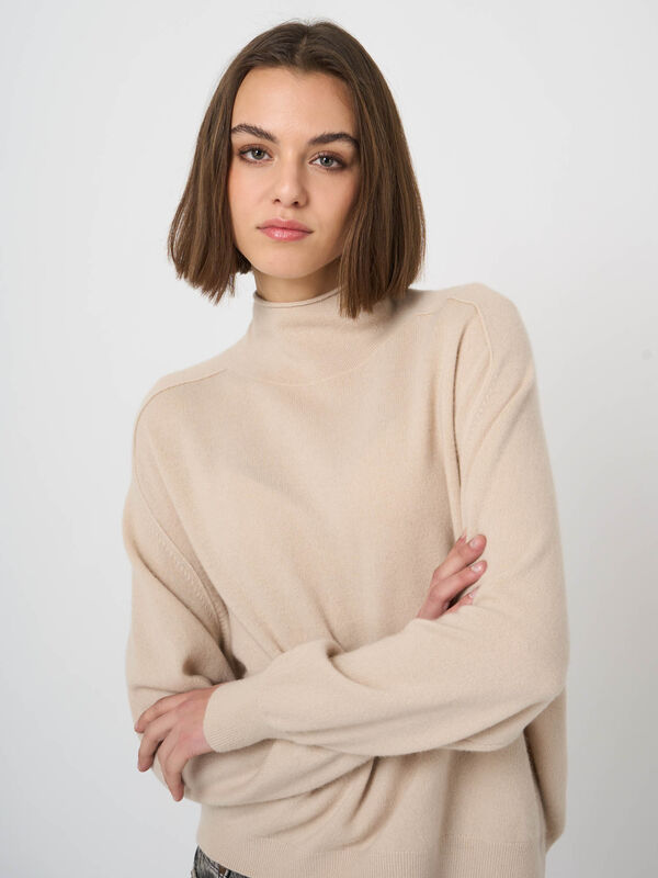Kaschmirpullover mit Stehkragen und Nahtdetails image number 2
