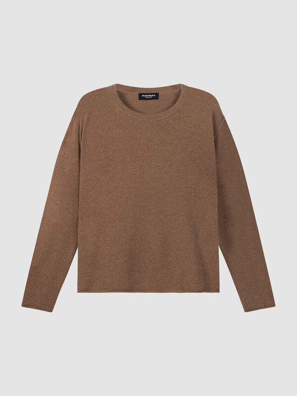 Fine-Knit Organic Cashmere Sweater with Side Slits image number 0