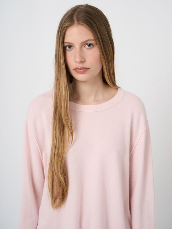 Fein gestrickter Bio-Kaschmir-Pullover mit Schlitzen image number 1