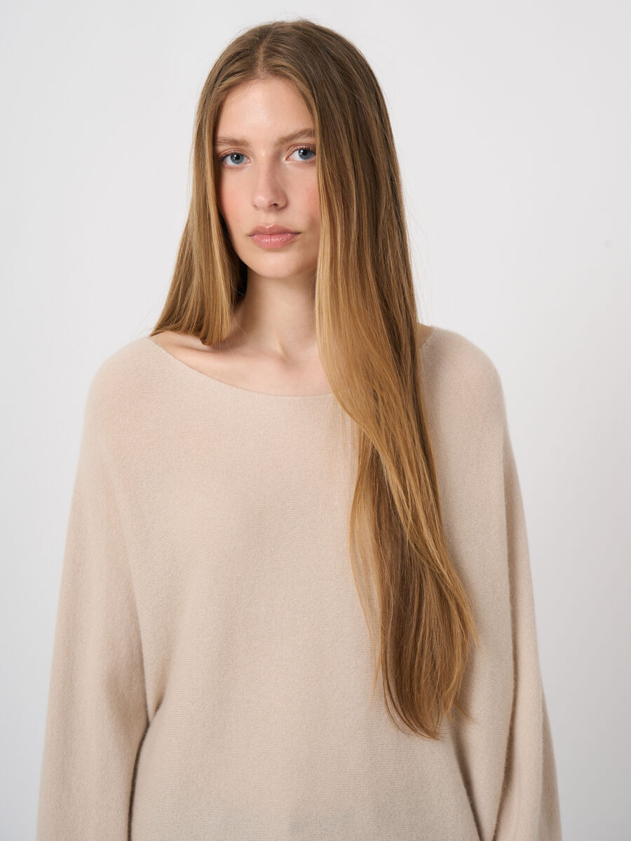 Leichter Kaschmirpullover mit Fledermaus&auml;rmeln image number 1
