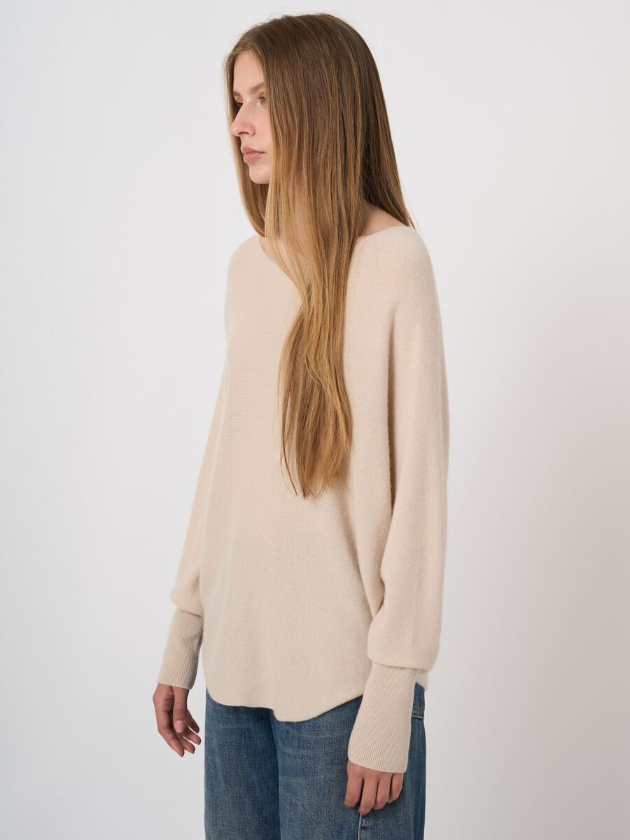 Leichter Kaschmirpullover mit Fledermaus&auml;rmeln image number 2