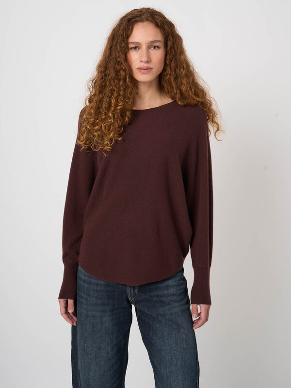 Lightweight Organic Cashmere Batwing-Sleeve Sweater image number 2