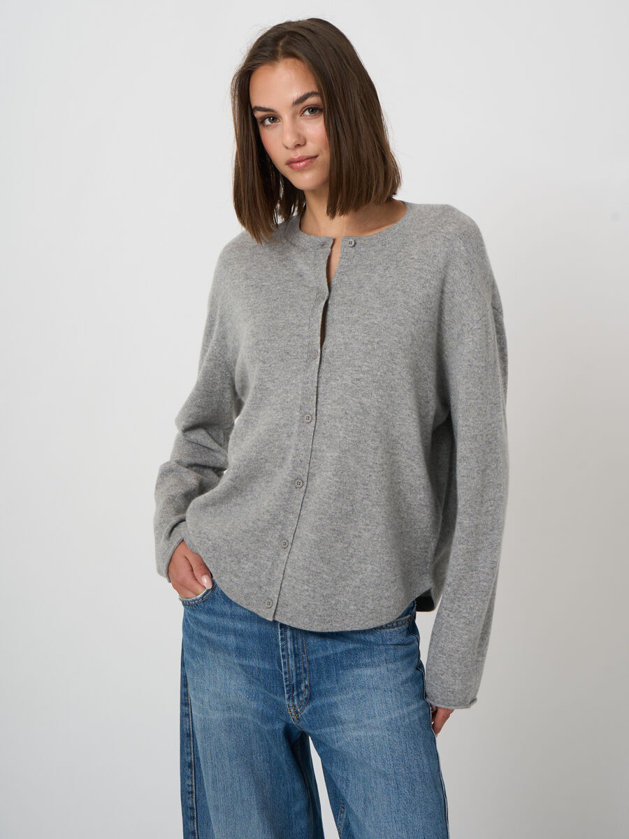 Leichte Kaschmirjacke mit &uuml;berschnittenen Schultern image number 0