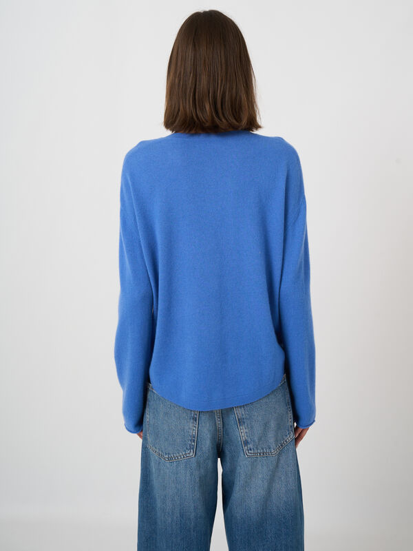 Organic Cashmere Cardigan with Dropped Shoulders image number 4