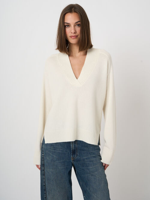 Kaschmirpullover mit V-Ausschnitt und Rippblende