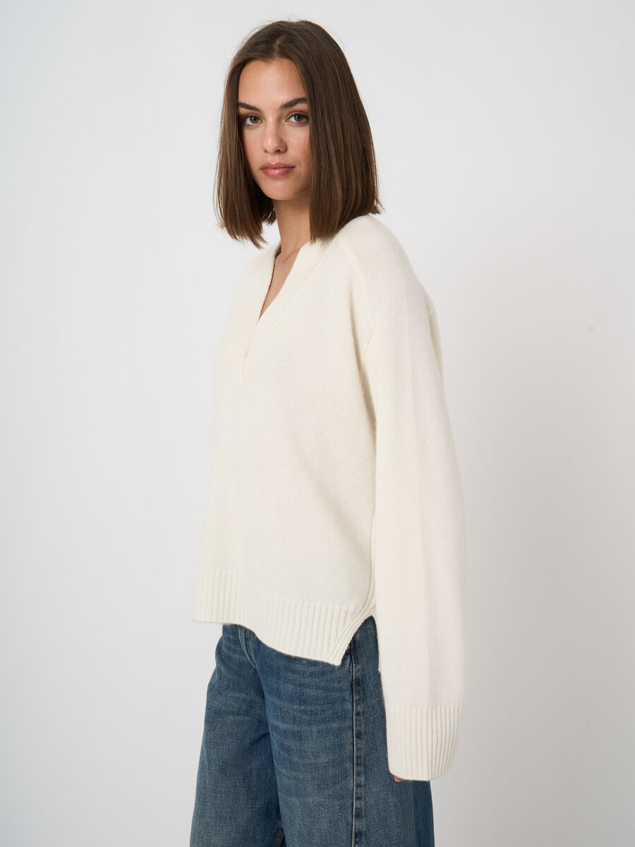 Kaschmirpullover mit V-Ausschnitt und Rippblende image number 2