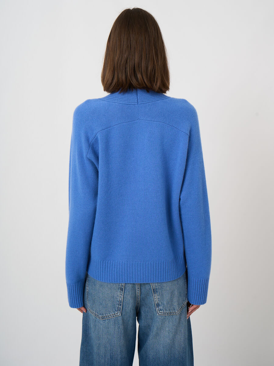 Kaschmirpullover mit V-Ausschnitt und Rippblende image number 3