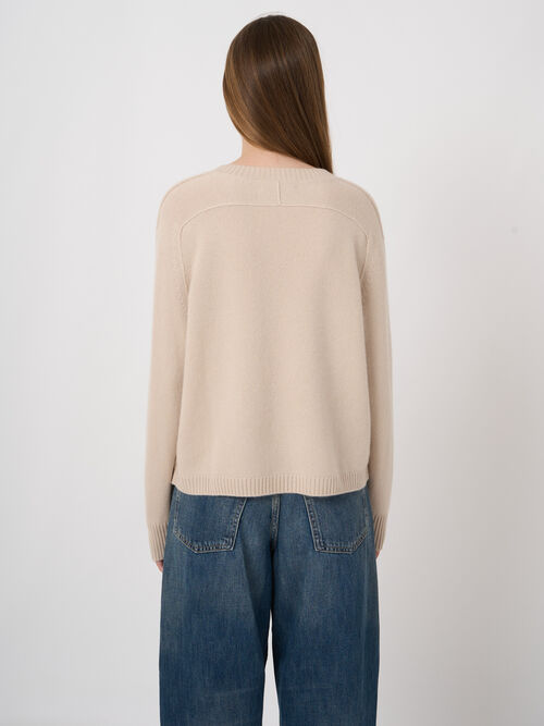 Medium-Weight Cashmere Sweater with Visible Seam Details