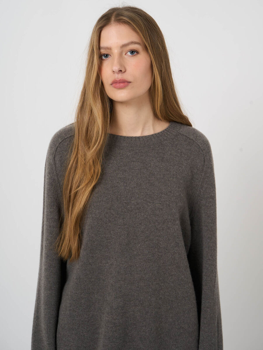 Mittelschwerer Kaschmirpullover mit sichtbaren Nahtdetails image number 4